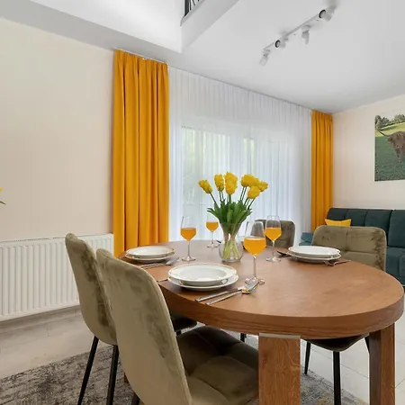 Przytulny Z Balkonem Blisko Plazy W Niechorzu By Renters Apartman