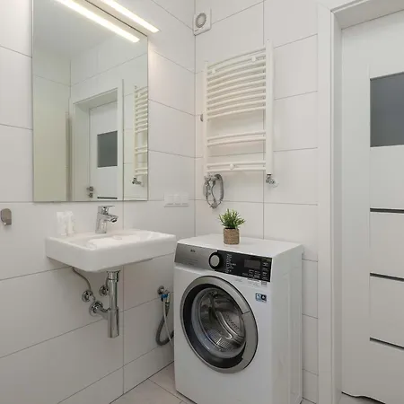 Apartman Przytulny Z Balkonem Blisko Plazy W Niechorzu By Renters